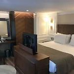 Old Port Hotel