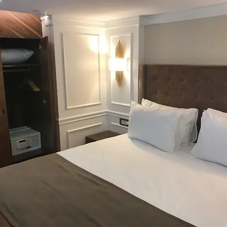 Old Port Hotel 2*