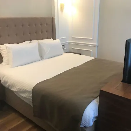 Old Port Hotell 2*