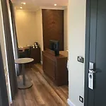 Hotel Old Port 2*